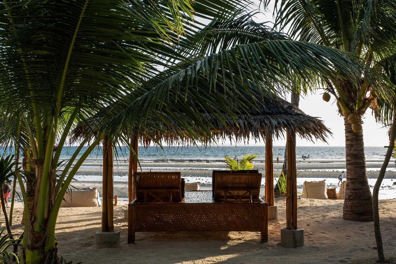 리조트 Amihan Beach Cabanas
