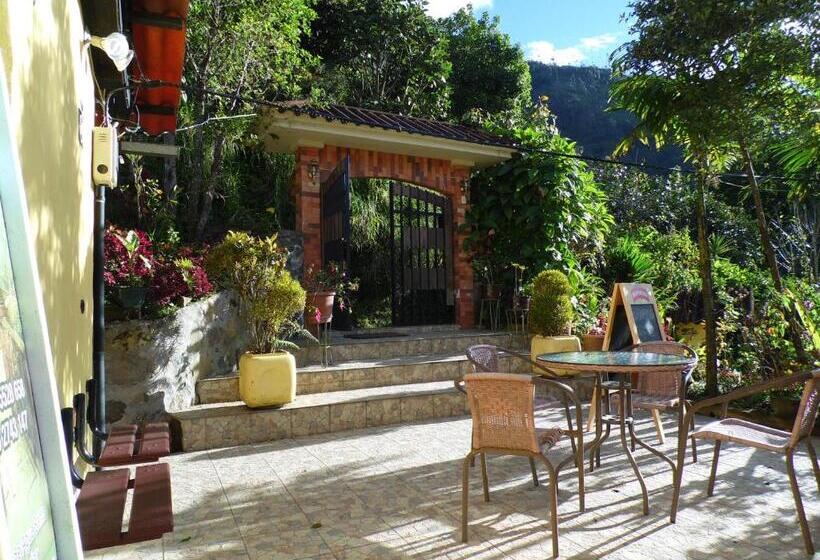 פונדק La Casa Amarilla