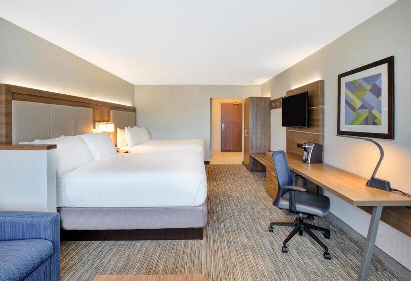 Отель Holiday Inn Express & Suites New Castle, An Ihg