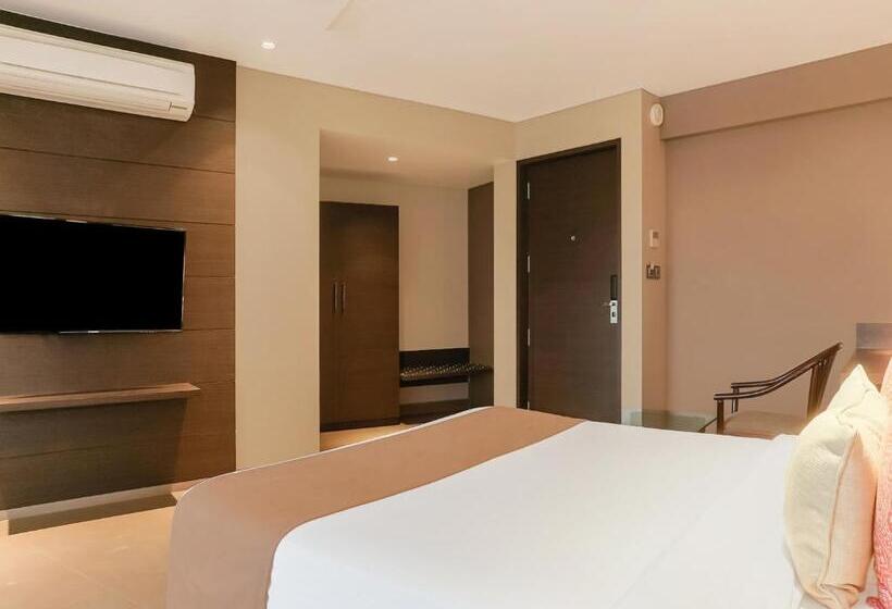 ホテル Treebo Premium Niraali Executive