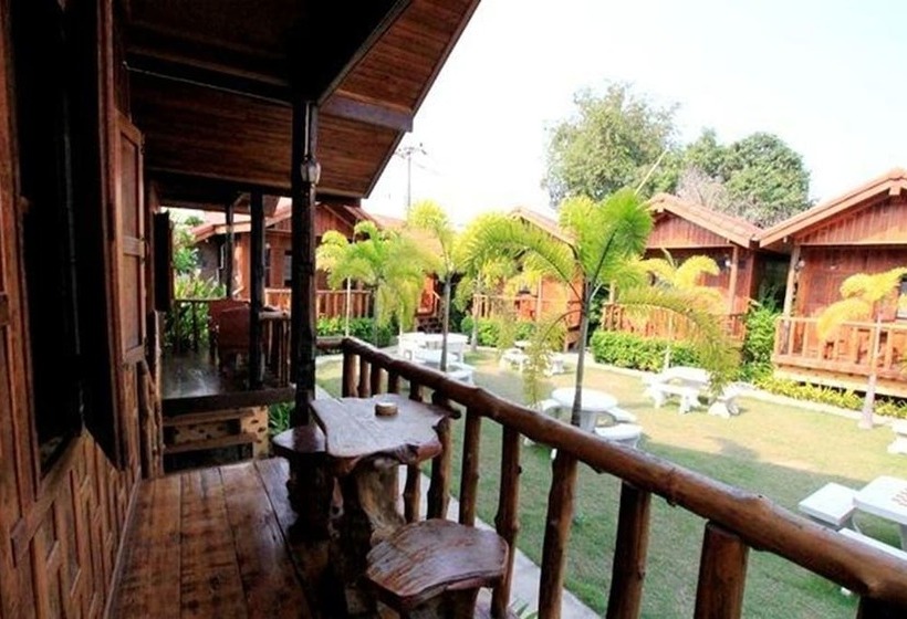 פנסיון J & J Guesthouse