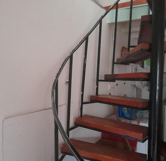 הוסטל Alojamiento Económico