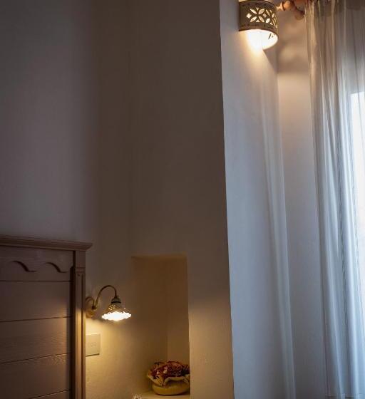Bed and Breakfast Villa Giardino Delle Zie  Possibilità Di Servizio Mezza Pensione Cena Al Tavolo Colazione Vicino Osp