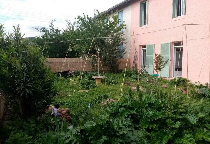 ベッドアンドブレックファースト Les Toiles Du Figuier