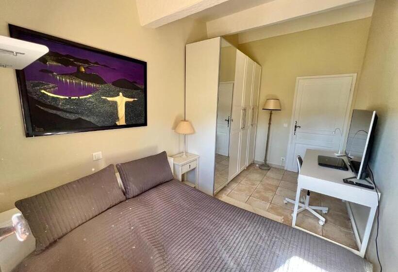مبيت وإفطار Villa La Source 83   Room Close To St Tropez