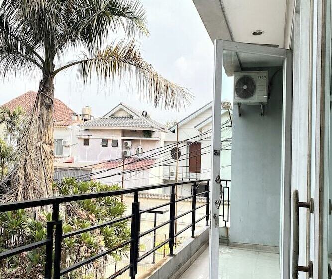 هتل Behomy Corner Eight Lippo Karawaci