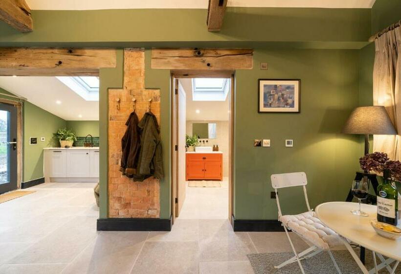 酒店 Spinney   A Unique Open Plan Barn, With Private Garden