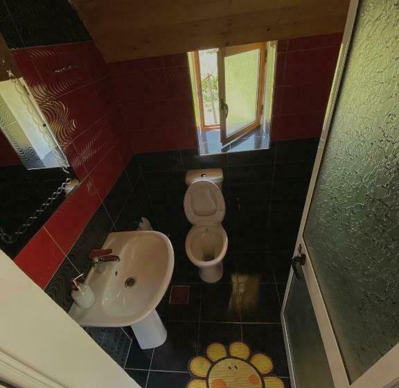 پانسیون Guesthouse Rexhepi, Valbonë