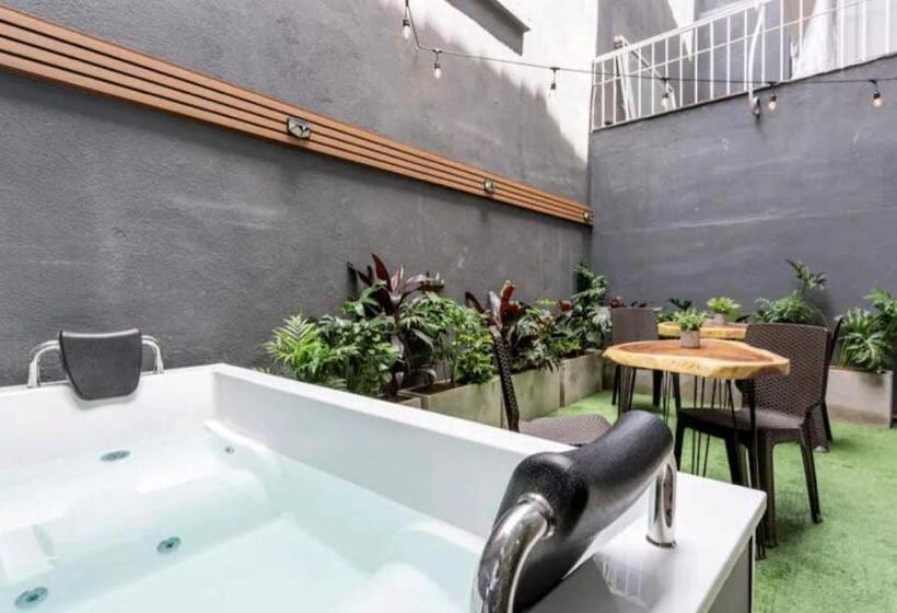 پانسیون Uku Inn