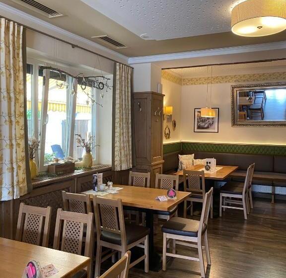 ユースホステル Gasthof Zur Post