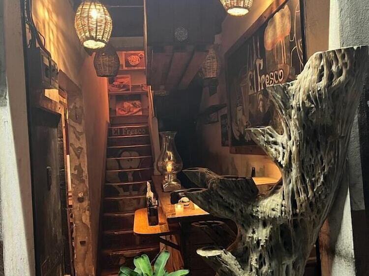 فندق Casa Fresco Restaurante & Hostal