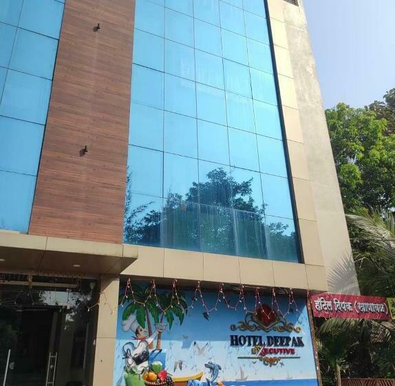 בית מלון כפרי Deepak Executive, Ganpatipule
