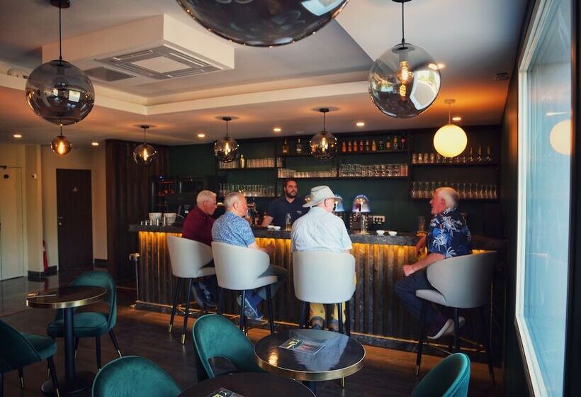 ホテル Golden Tulip Dieppe Hôtel & Spa