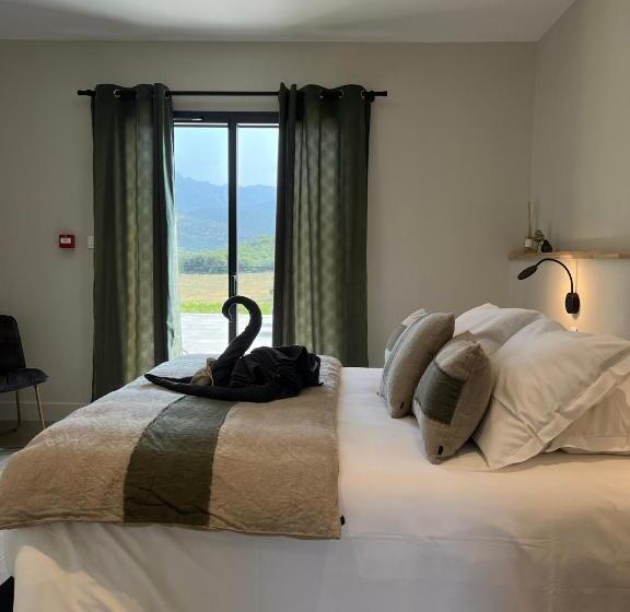 هتل Le Petit Hôtel De Pianottoli Caldarello