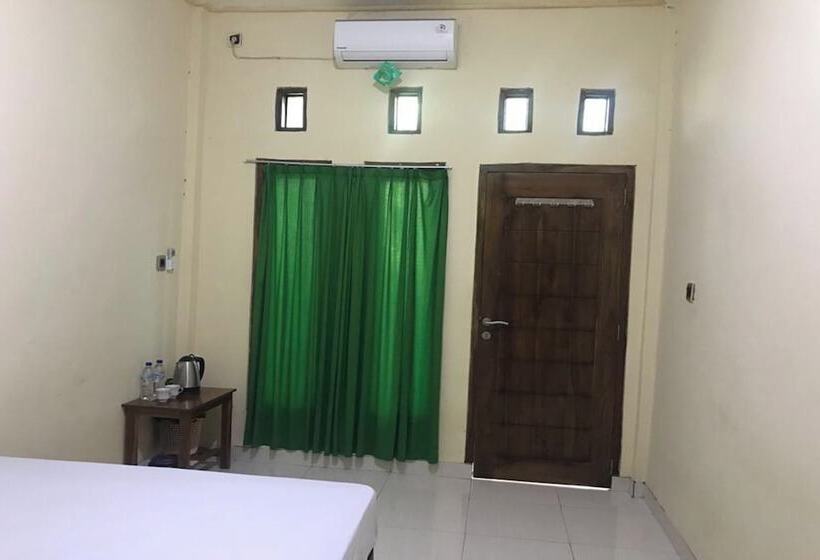 هتل Oyo 92608 Penginapan Mc Lodge