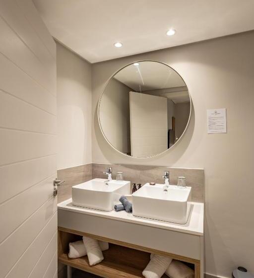 Plett Quarter Hotel   Lion Roars Hotels & Lodges