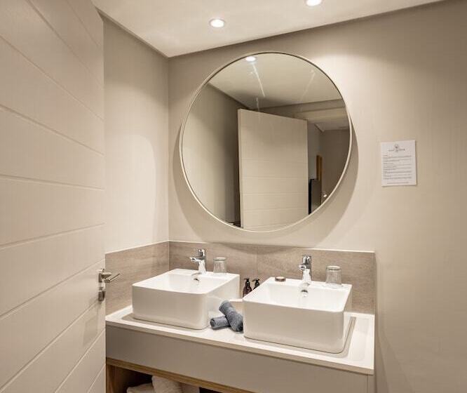 Plett Quarter Hotel   Lion Roars Hotels & Lodges