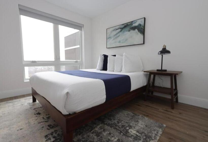 1br Luxury Apartment Peabody Unit 709
