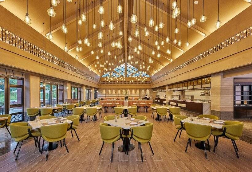 בית מלון כפרי Four Points By Sheraton Hainan, Qiongzhong