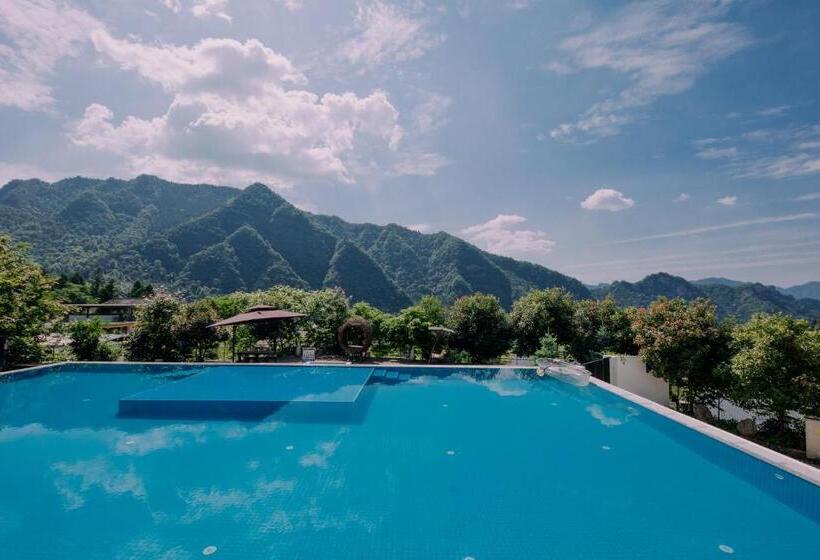 فندق Avatar Mountain Resort