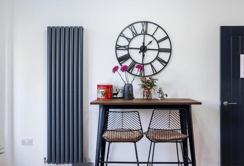 פנסיון Catford Private Room + En Suite