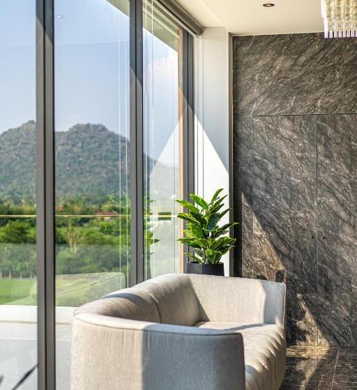Ysw Hotel Lopburi
