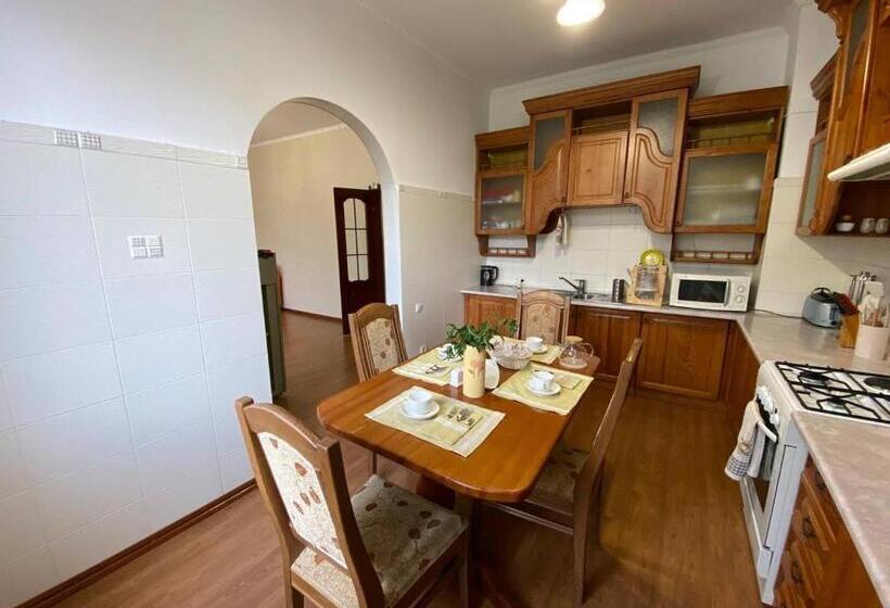 Bed and Breakfast Guest House Botanika