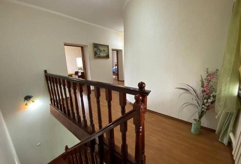 Bed and Breakfast Guest House Botanika