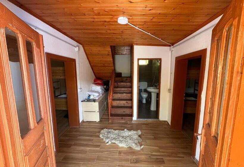 پانسیون Guesthouse Kroni I Micanit