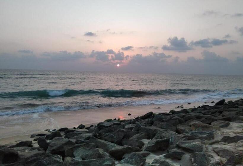 פנסיון Villa Sanitha