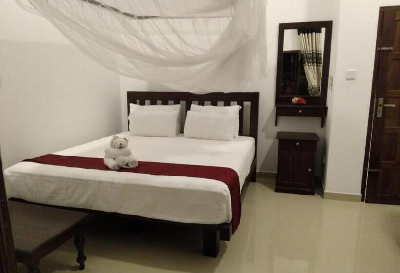 פנסיון Villa Sanitha