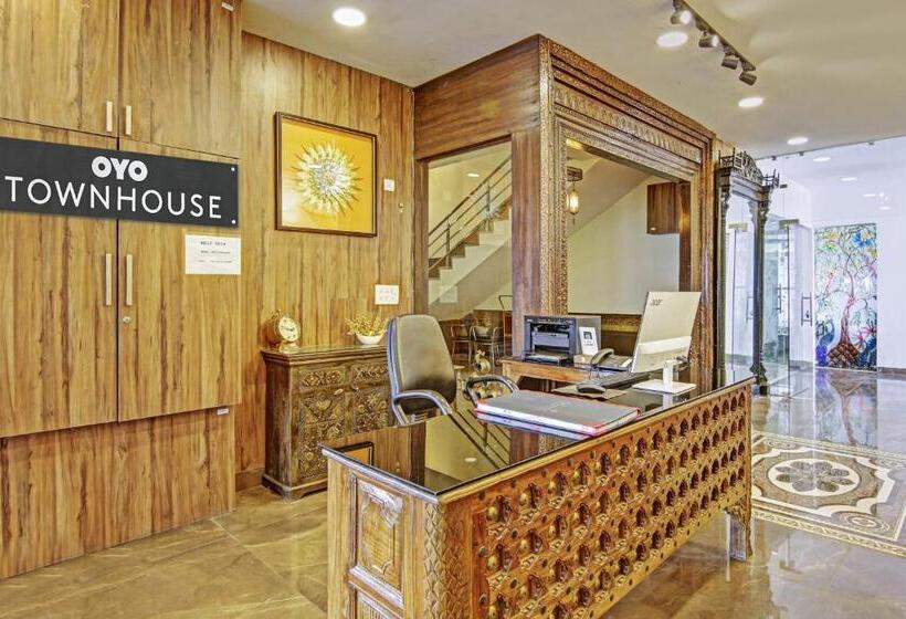 Collection O Hotel Chandralok