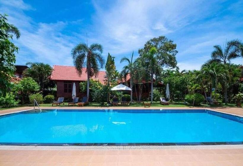 Bangsaray Village Resort