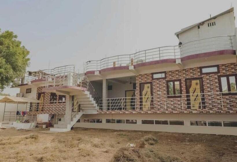 فندق Oyo 81219  Kamal
