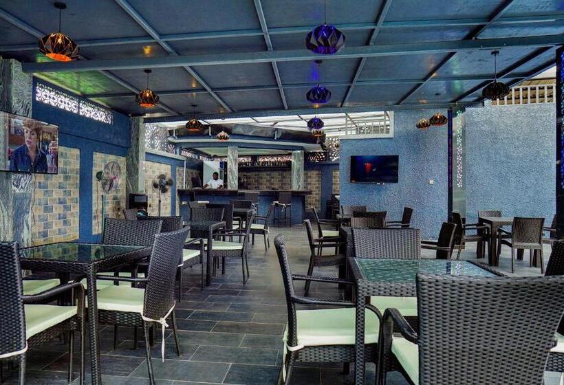 호텔 Romeneo Grand Royal