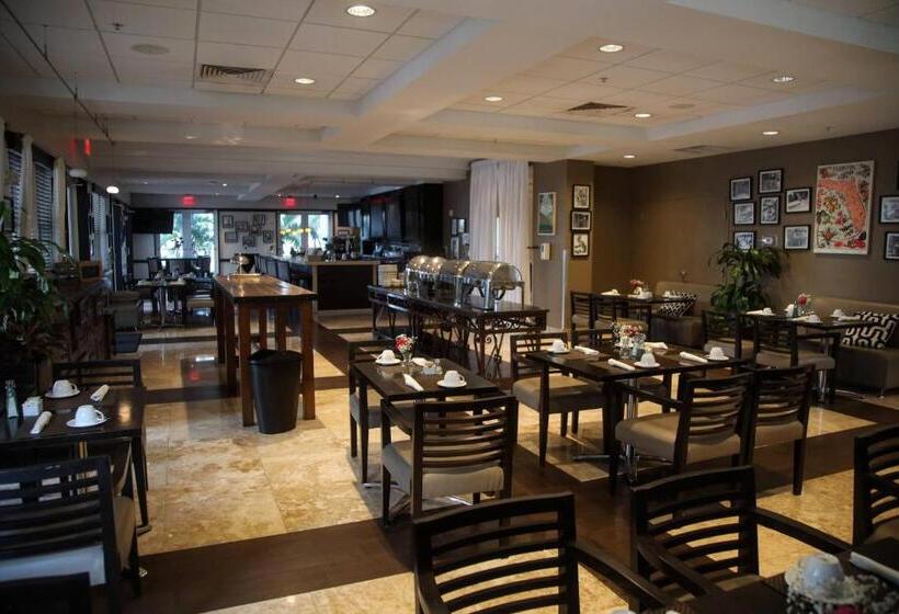 Upscale Resort Villa In The Heart Of Miami