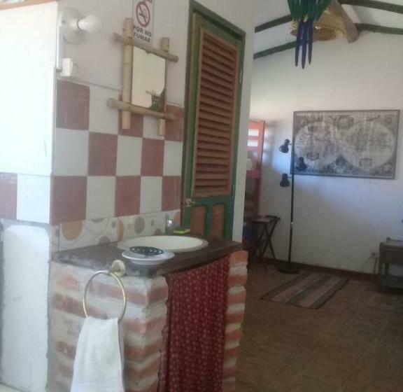 هاستل Los Aventureros