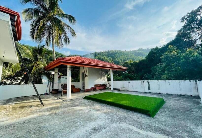 مبيت وإفطار Hermitage Villa