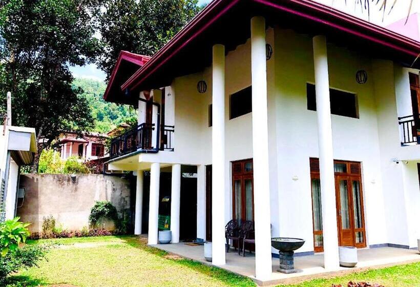 مبيت وإفطار Hermitage Villa