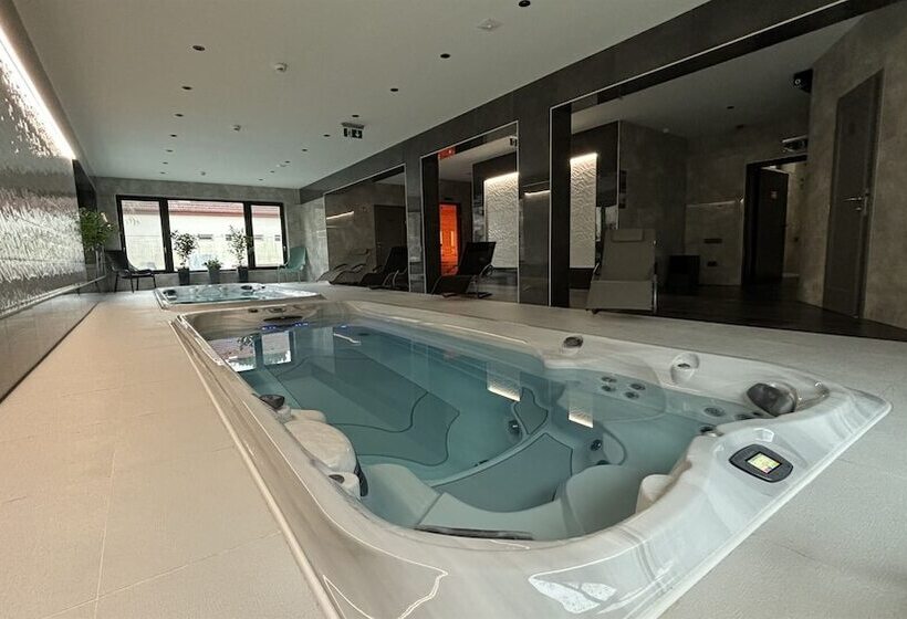 مبيت وإفطار Ikonik Spa