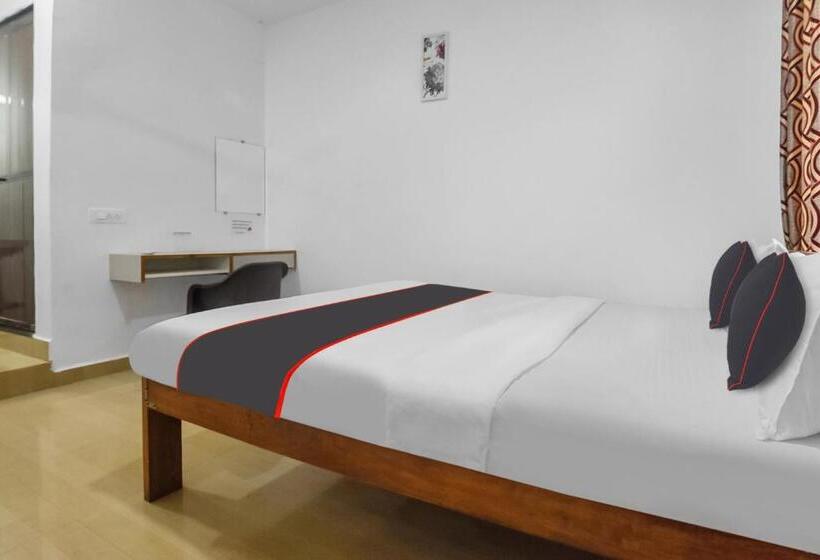 فندق Collection O Ashwem Beach Side Stay