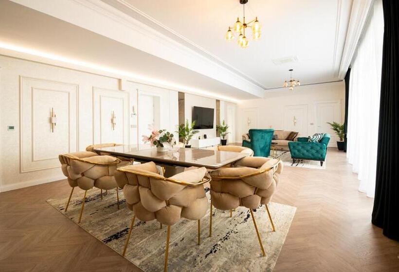 هتل The Penthouse