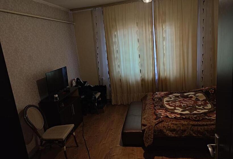 پانسیون Central House