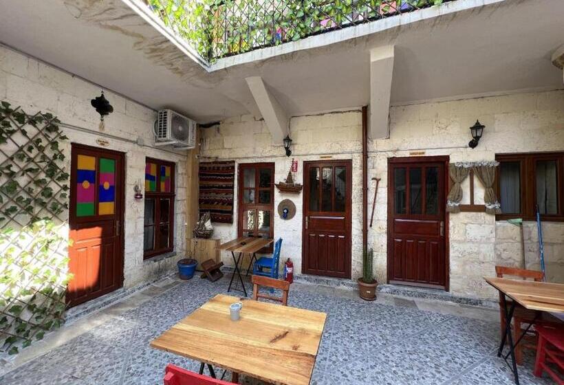 تختخواب و صبحانه Gökhanbey Konağı Butik Otel