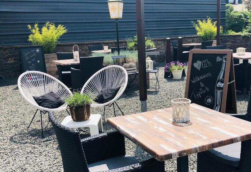 ホテル Brasserie Typisch