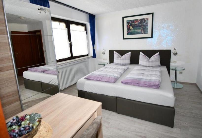 ホテル Gästehaus Steuer