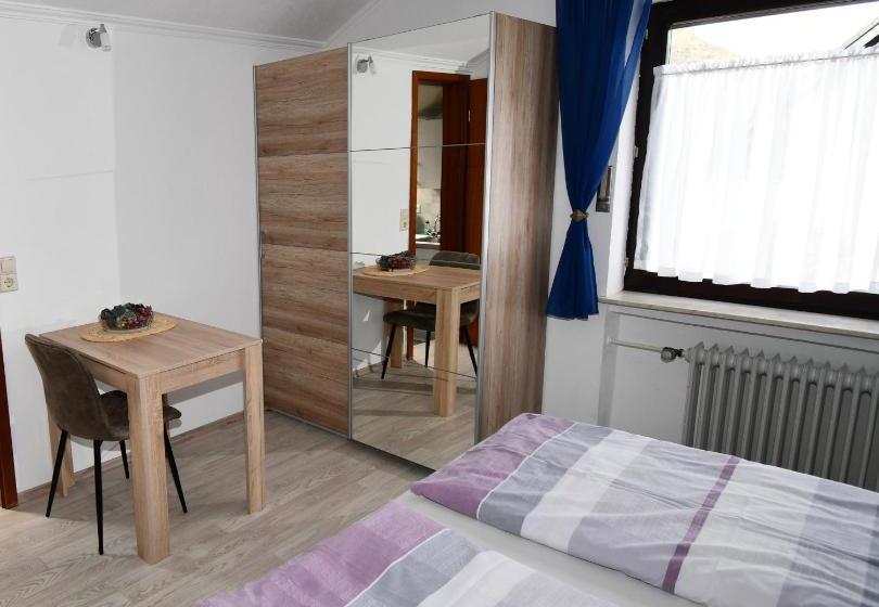 ホテル Gästehaus Steuer