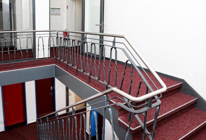 هتل Hostel Am Güterbahnhof