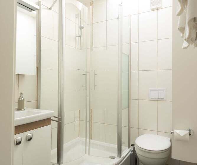 فندق Mainblick Garni