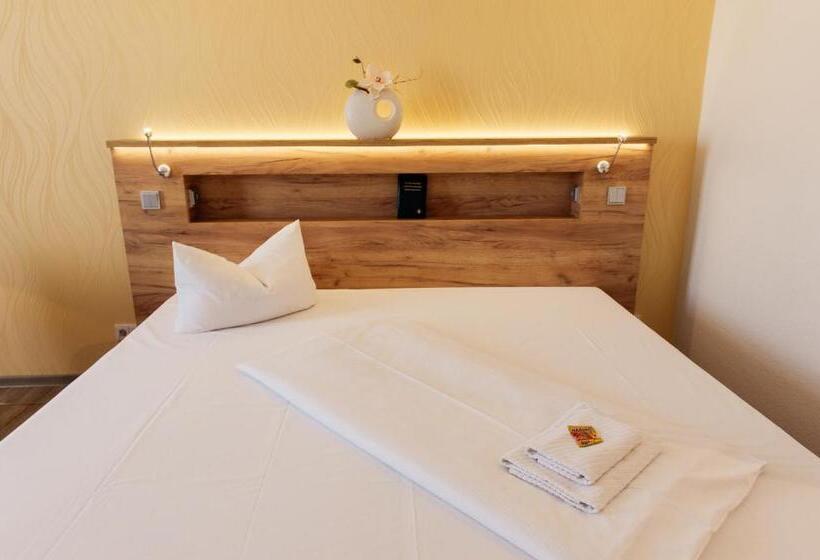 בית מלון כפרי & Restaurant Deutscher Kaiser